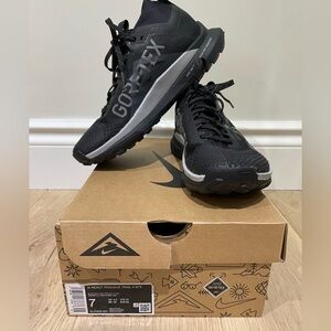 Women’s Nike React Pegasus Trail 4 GTX Size 7